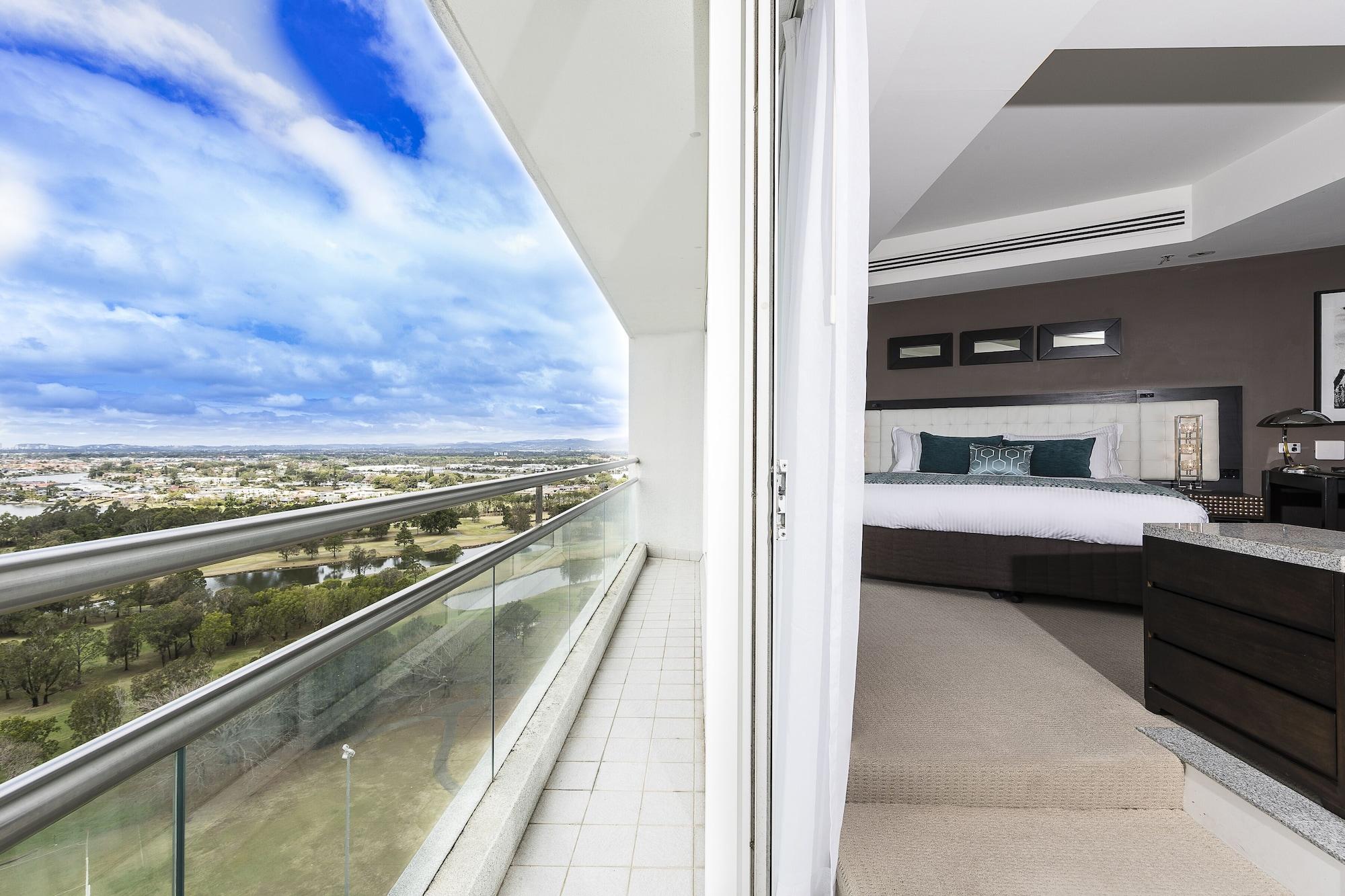 Benowa Racv Royal Pines Resort Gold Coast מראה חיצוני תמונה The apartment's bedroom and balcony