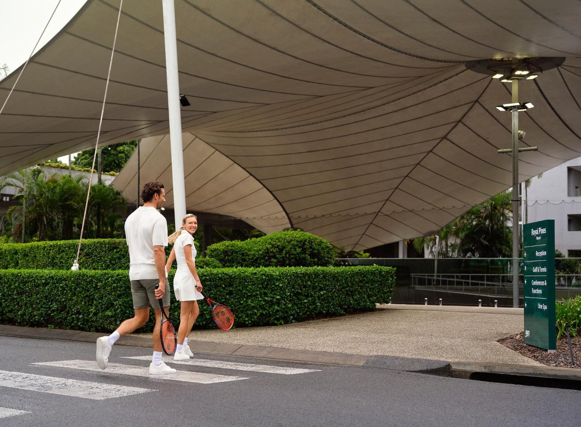 Benowa Racv Royal Pines Resort Gold Coast מראה חיצוני תמונה The Village Green